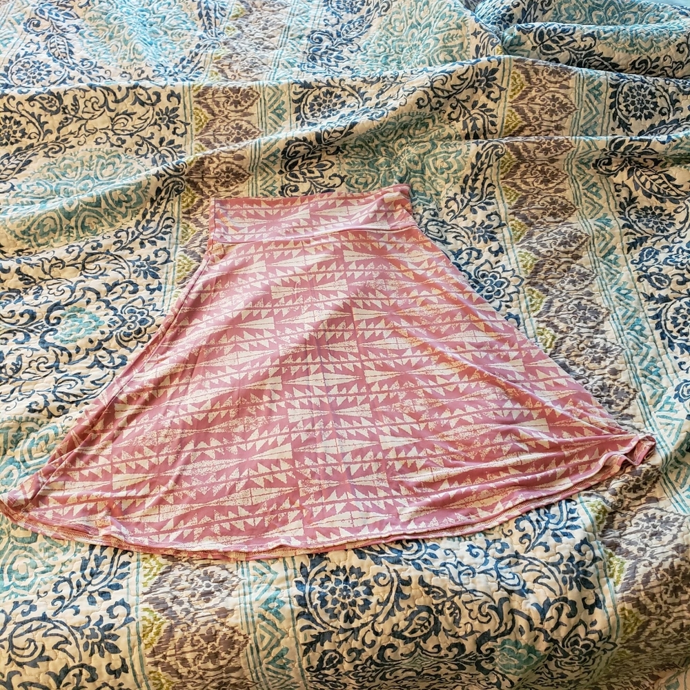 2 LuLaRoe skirts. 1 Cassie 1 Azure.